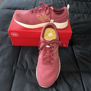 New Balance Arishi V3 Running Sneaker Women's Size 9 1/2 Wide